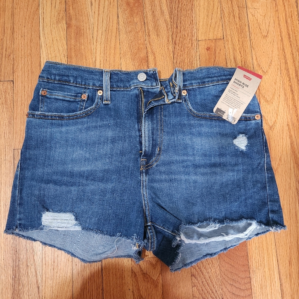 NWT Levi high rise shorts